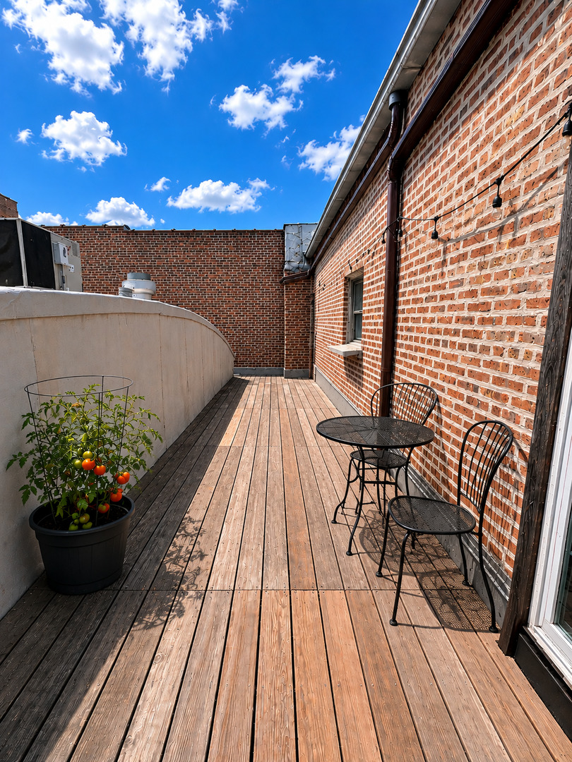 2013 West Division Street, Unit 2E Chicago, IL 60622 - Photo 12 of 13