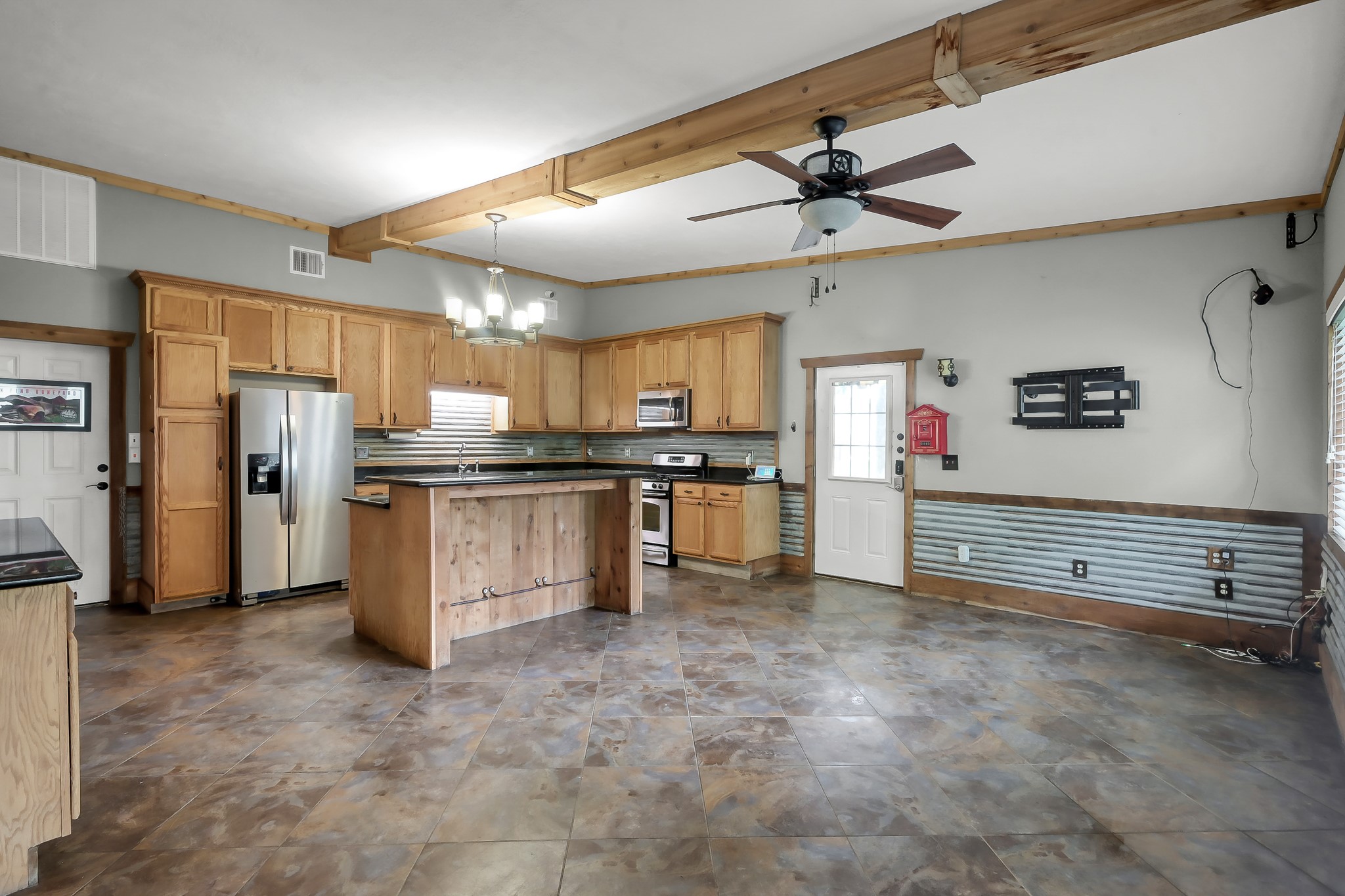 403 Spring Woods Drive Spring, TX 77386 - Photo 9 of 45