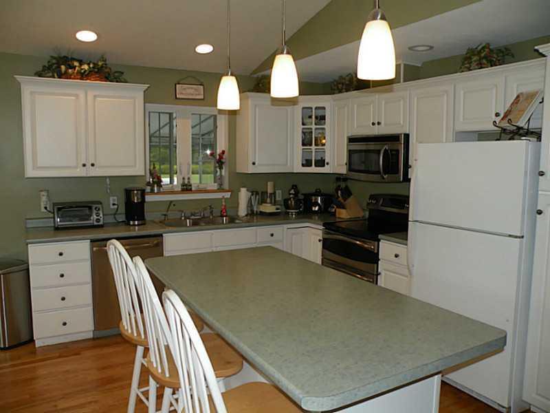 254 Broadturn Road Scarborough, ME 04074 - Photo 8 of 23 Kitchen.