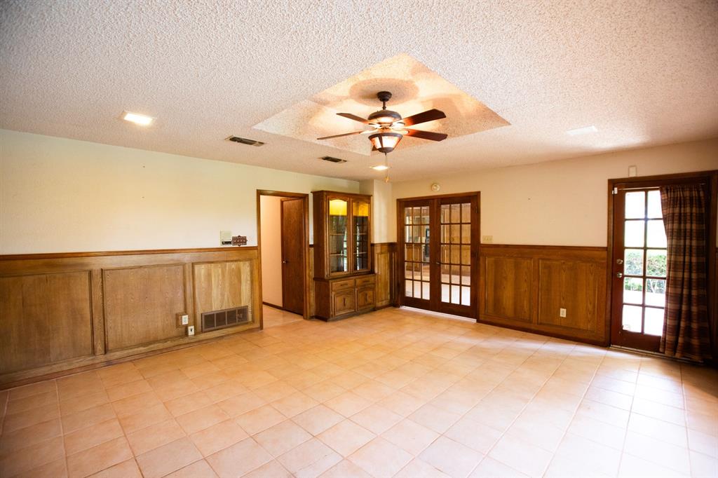 6837 Roberts Lane Fort Worth, TX 76140 - Photo 21 of 39 a view of an empty room with a window