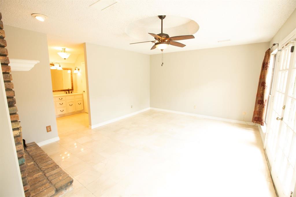 6837 Roberts Lane Fort Worth, TX 76140 - Photo 24 of 39