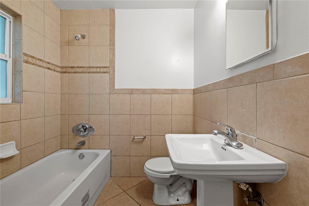 123 Northwest 26th Street Gainesville, FL 32607 - Photo 12 of 20