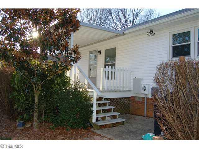 1814 Rendall Street Burlington, NC 27215 - Photo 12 of 15 Patio/Deck.