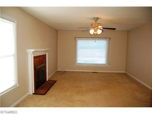 1814 Rendall Street Burlington, NC 27215 - Photo 3 of 15 Living Room.