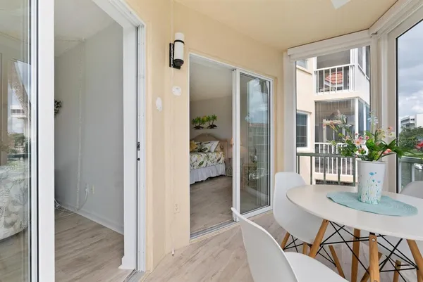 $438,000 | 1250 North Portofino Drive, Unit 304, Sarasota, FL 34242