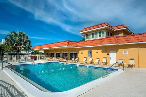 $438,000 | 1250 North Portofino Drive, Unit 304, Sarasota, FL 34242