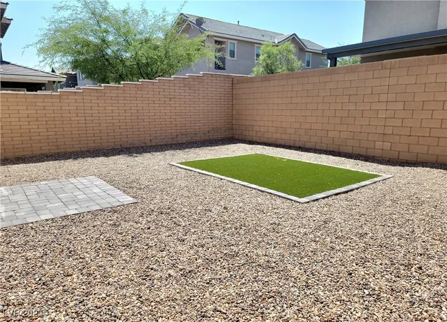 $2,100 | 117 Destiny Orch Court, Henderson, NV 89011