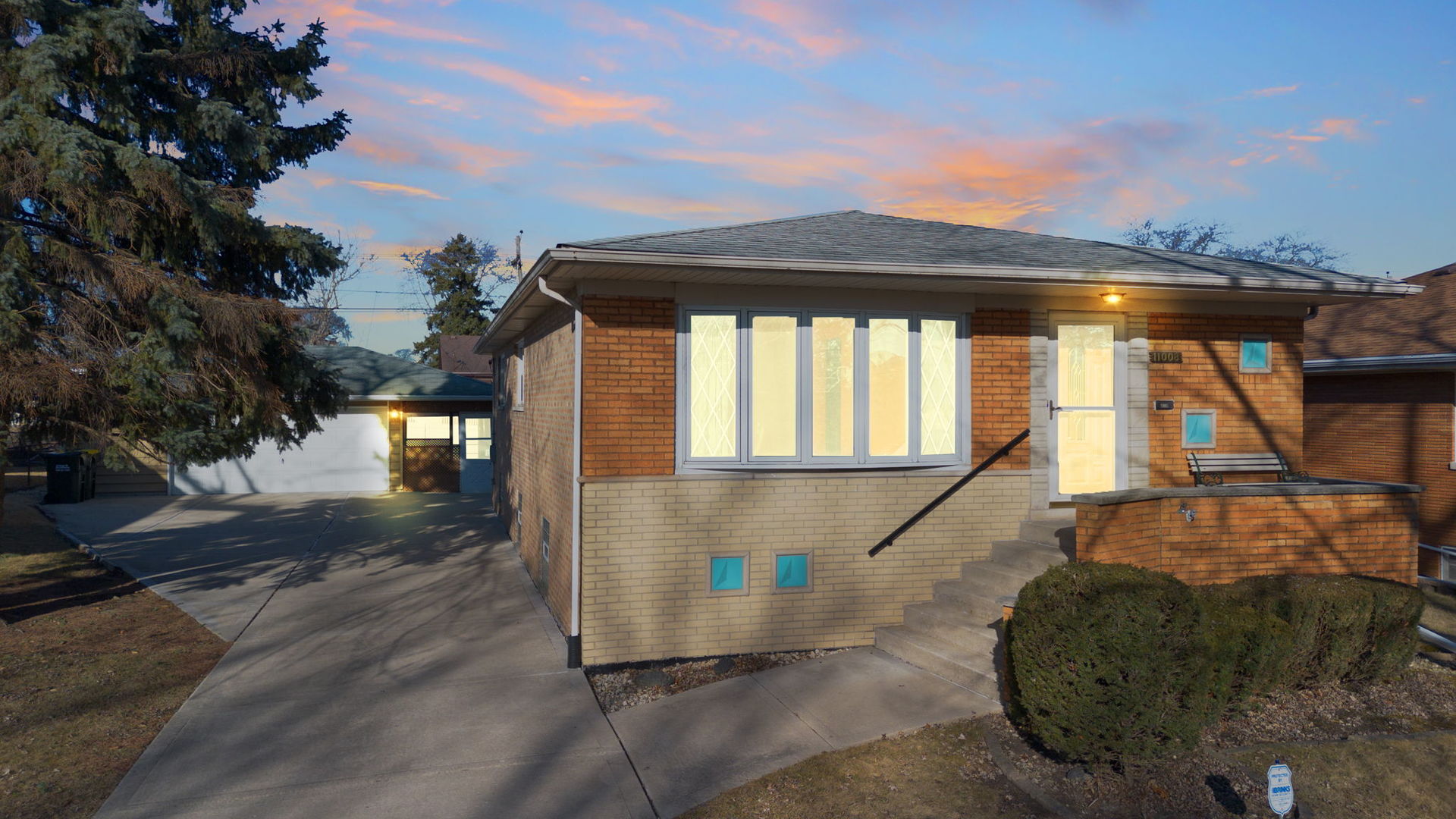11008 Parkside Avenue Chicago Ridge, IL 60415 - Photo 1 of 44 Gallery Image 1