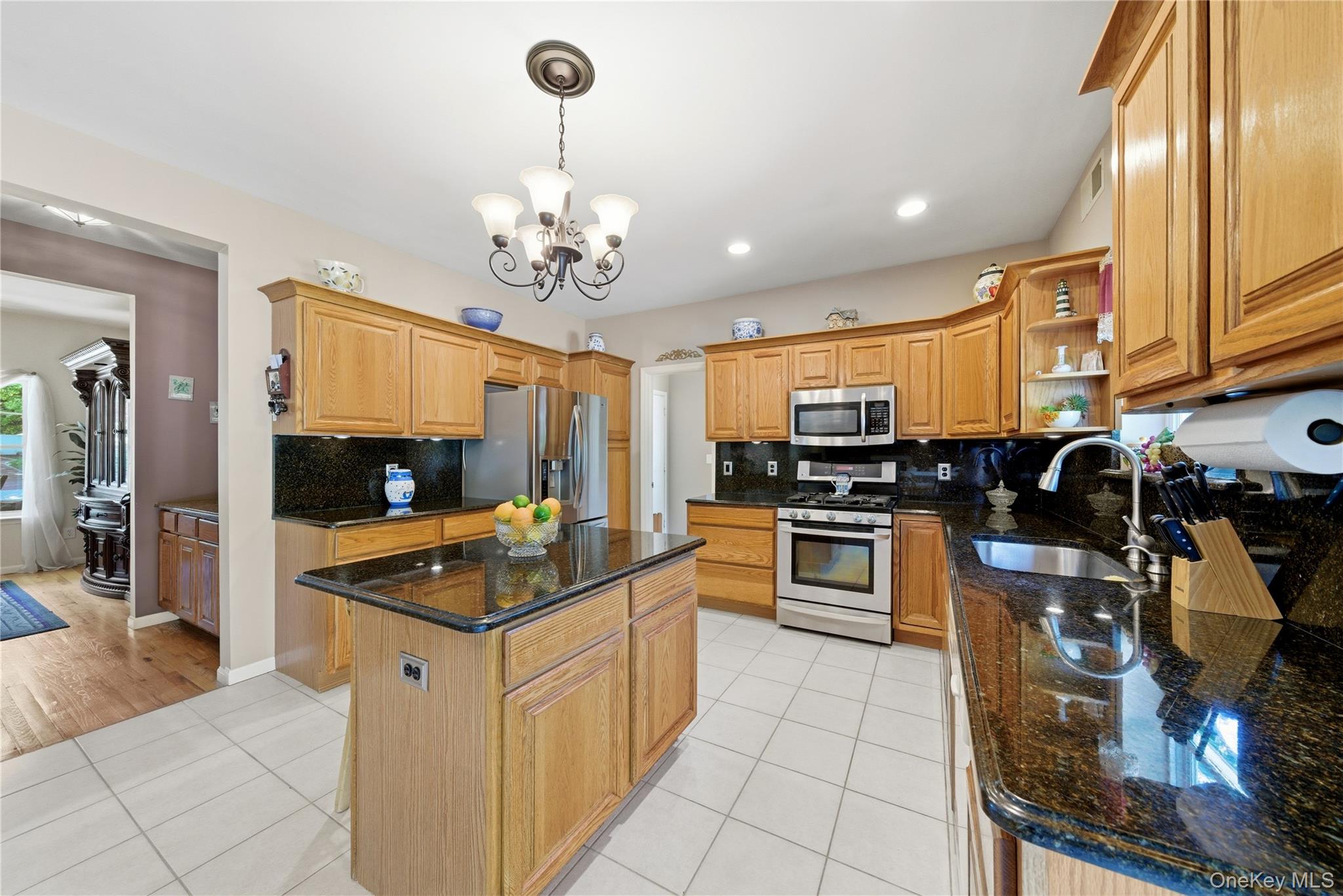 9 Ridgefield Drive Shoreham, NY 11786 - Photo 17 of 50