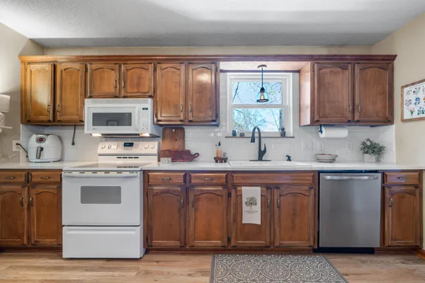 $379,900 | 180 Northwest Mapleton Forest Drive, Cleveland, TN 37312