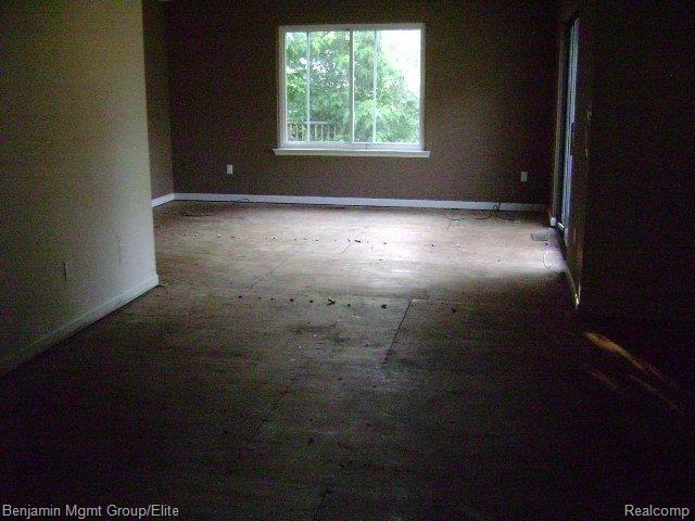 3281 Culbertson Avenue Rochester, MI 48307 - Photo 5 of 9 Living Room