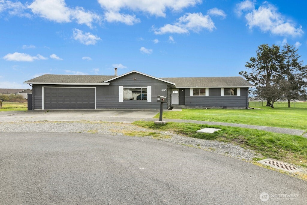 335 Southwest 4th Avenue Oak Harbor, WA 98277 - Photo 1 of 27