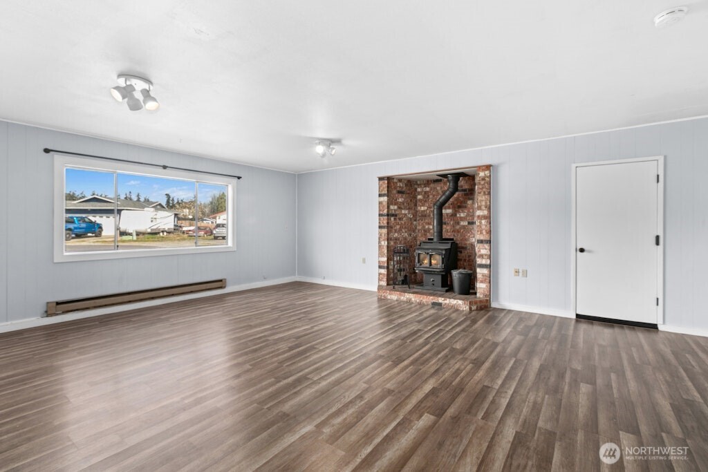 335 Southwest 4th Avenue Oak Harbor, WA 98277 - Photo 12 of 27