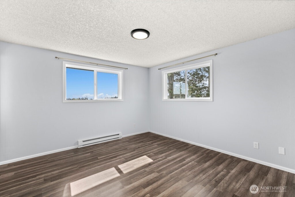 335 Southwest 4th Avenue Oak Harbor, WA 98277 - Photo 18 of 27