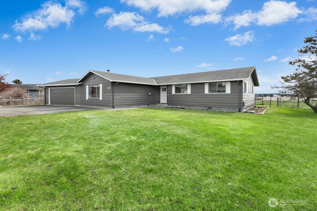 335 Southwest 4th Avenue Oak Harbor, WA 98277 - Photo 2 of 27