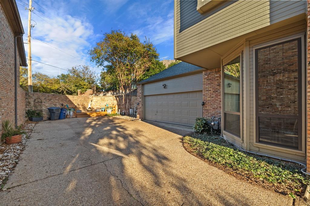 4134 Crossing Lane Dallas, TX 75220 - Photo 2 of 39