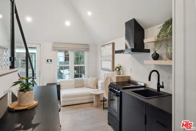 $2,195,000 | 805 South Ogden Drive, Los Angeles, CA 90036