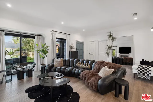 $2,195,000 | 805 South Ogden Drive, Los Angeles, CA 90036