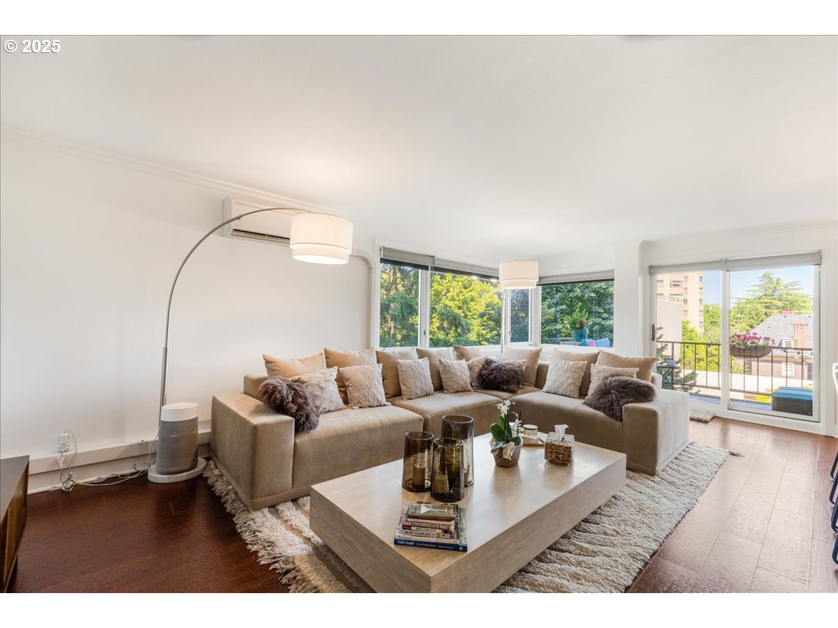 2211 Southwest Park Place, Unit 202 Portland, OR 97205 - Photo 14 of 28