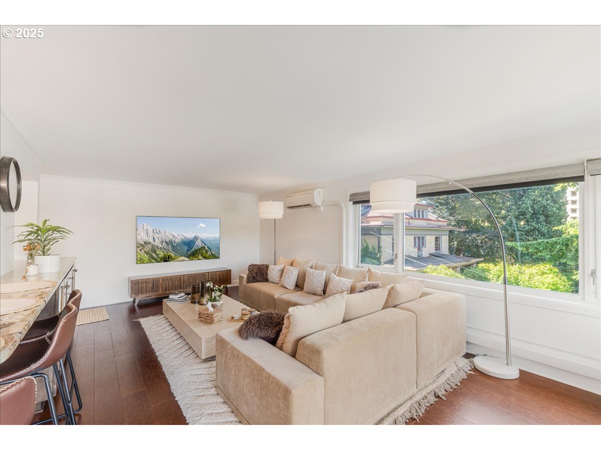 2211 Southwest Park Place, Unit 202 Portland, OR 97205 - Photo 15 of 28