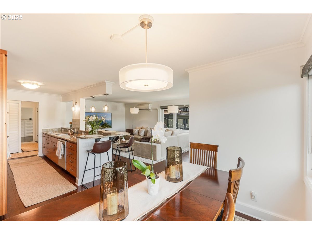 2211 Southwest Park Place, Unit 202 Portland, OR 97205 - Photo 17 of 28