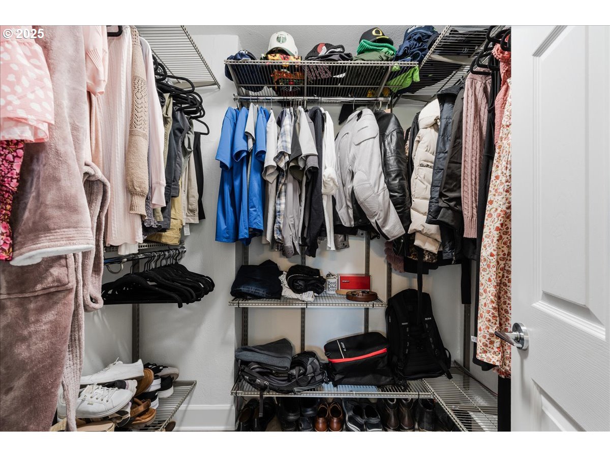 2211 Southwest Park Place, Unit 202 Portland, OR 97205 - Photo 22 of 28