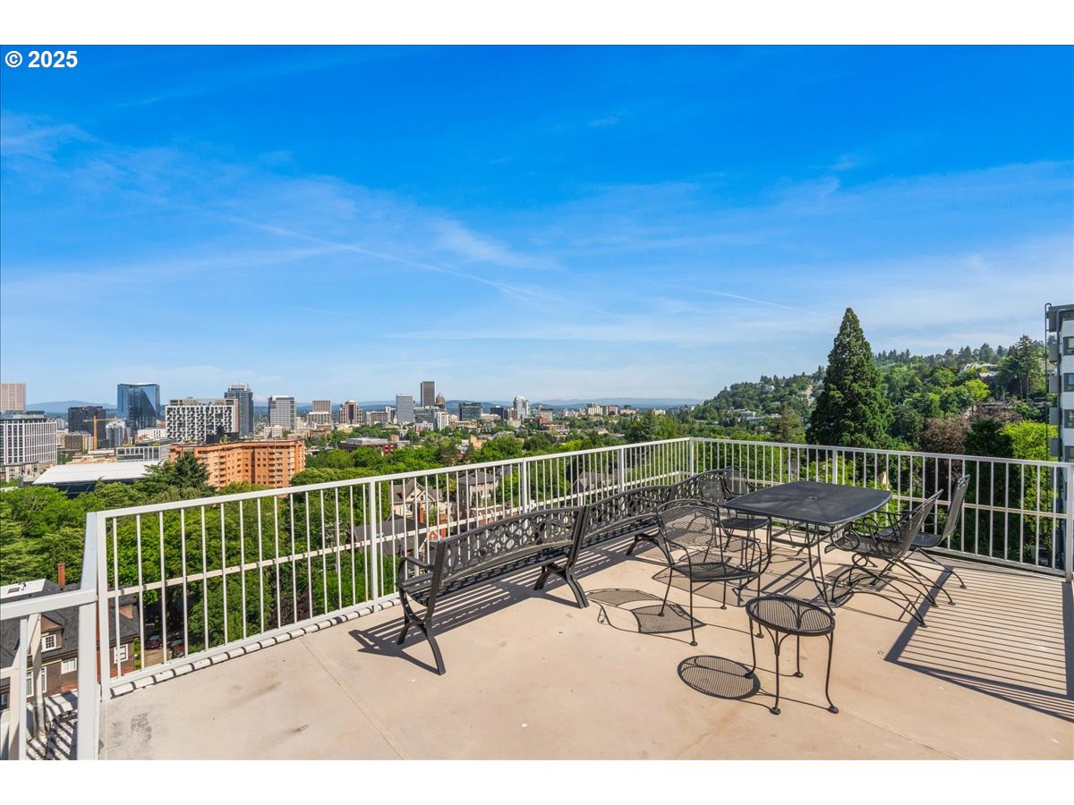 2211 Southwest Park Place, Unit 202 Portland, OR 97205 - Photo 28 of 28