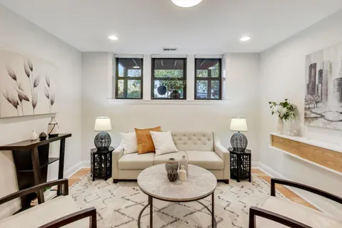 $310,000 | 2201 West Winona Street, Unit G, Chicago, IL 60625