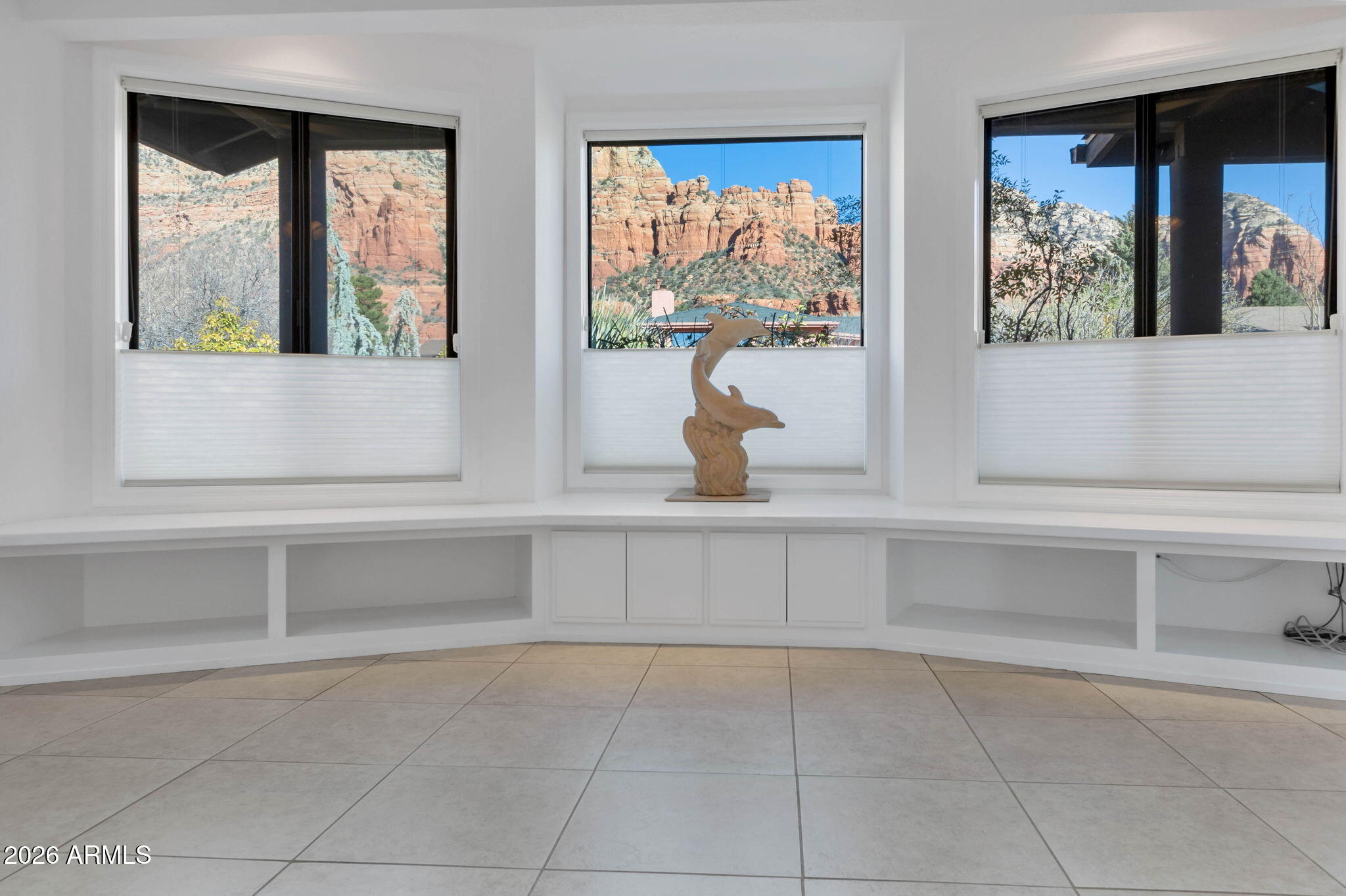 2345 Lariat Road Sedona, AZ 86336 - Photo 11 of 34 Living Room_Views