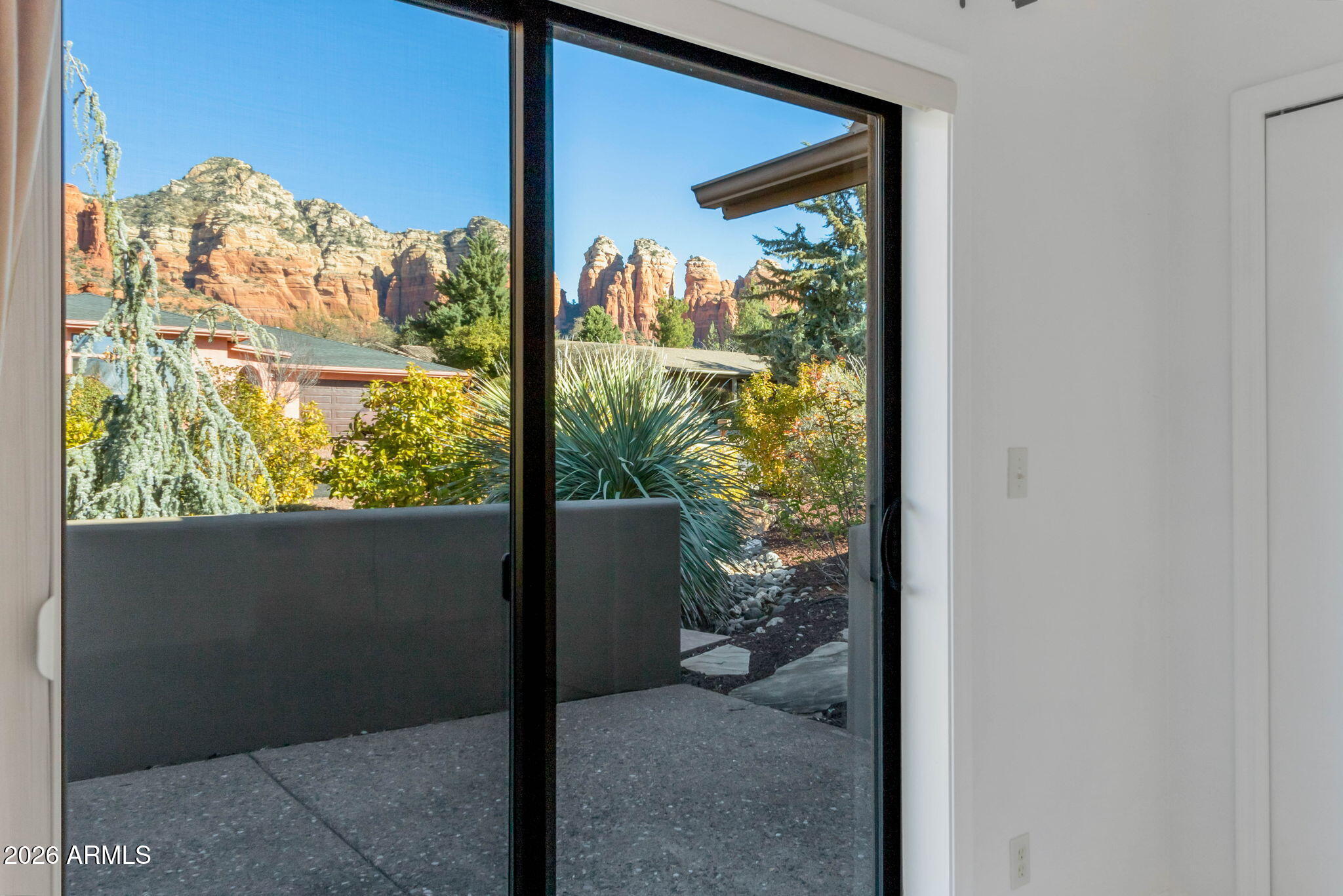 2345 Lariat Road Sedona, AZ 86336 - Photo 24 of 34 Primary Bdrm_Views