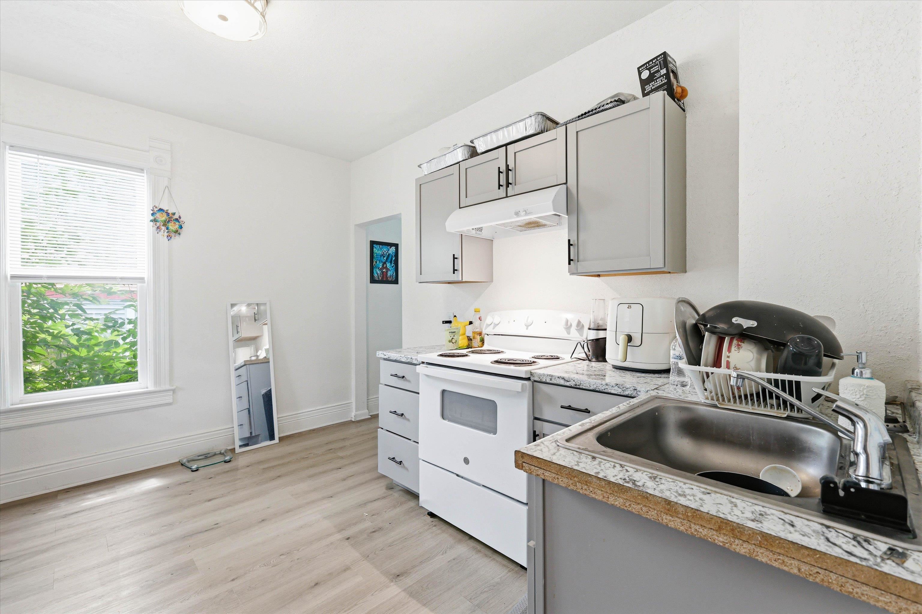 1010 North Division Street Appleton, WI 54911 - Photo 6 of 28