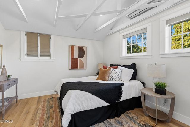 $2,400,000 | 111 South Wilton Place, Los Angeles, CA 90004