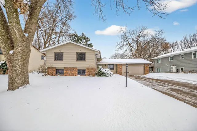 $485,000 | 2801 Aglen Street, Roseville, MN 55113