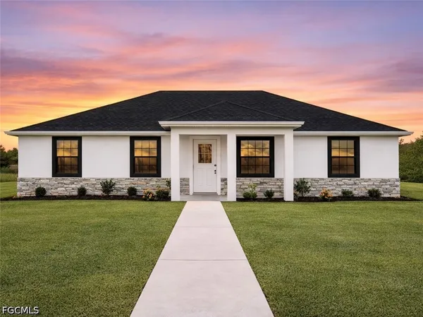 $420,000 | 7644 19th Terrace, LaBelle, FL 33935