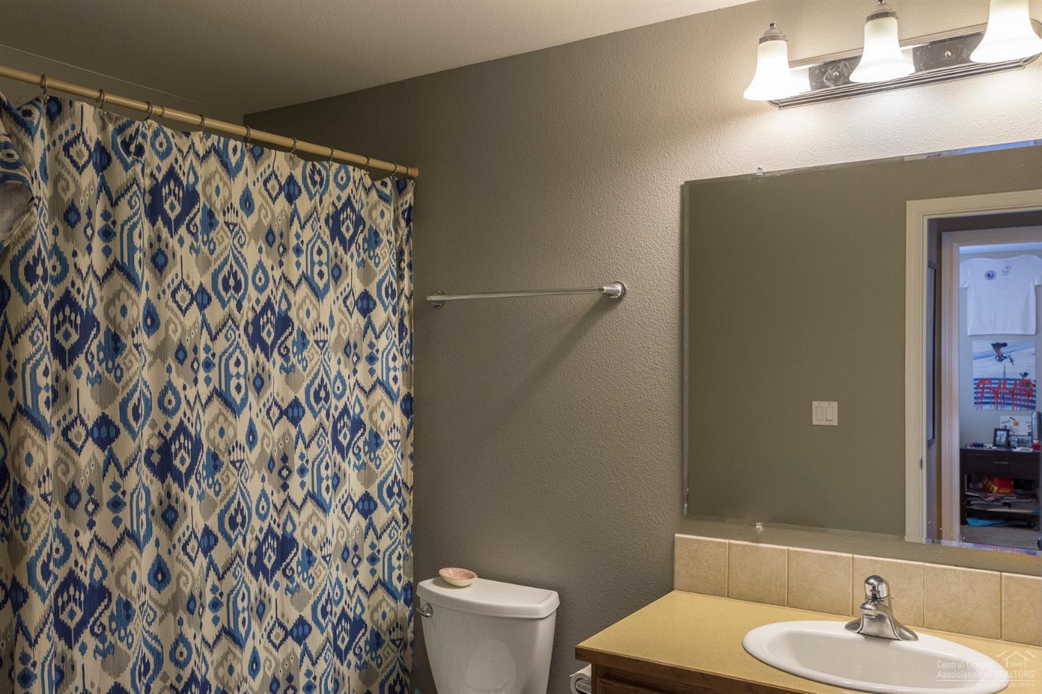 1332 Southwest 35th Street Redmond, OR 97756 - Photo 19 of 25 Gallery Image 19