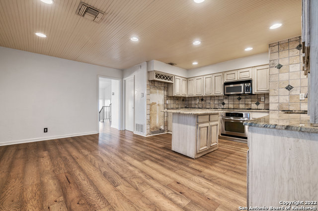 17119 Terra Rosa Helotes, TX 78023 - Photo 10 of 18