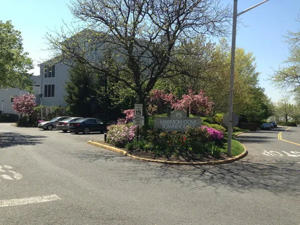 $2,400 | 700 Mainsail Lane, Unit 700, Secaucus, NJ 07094