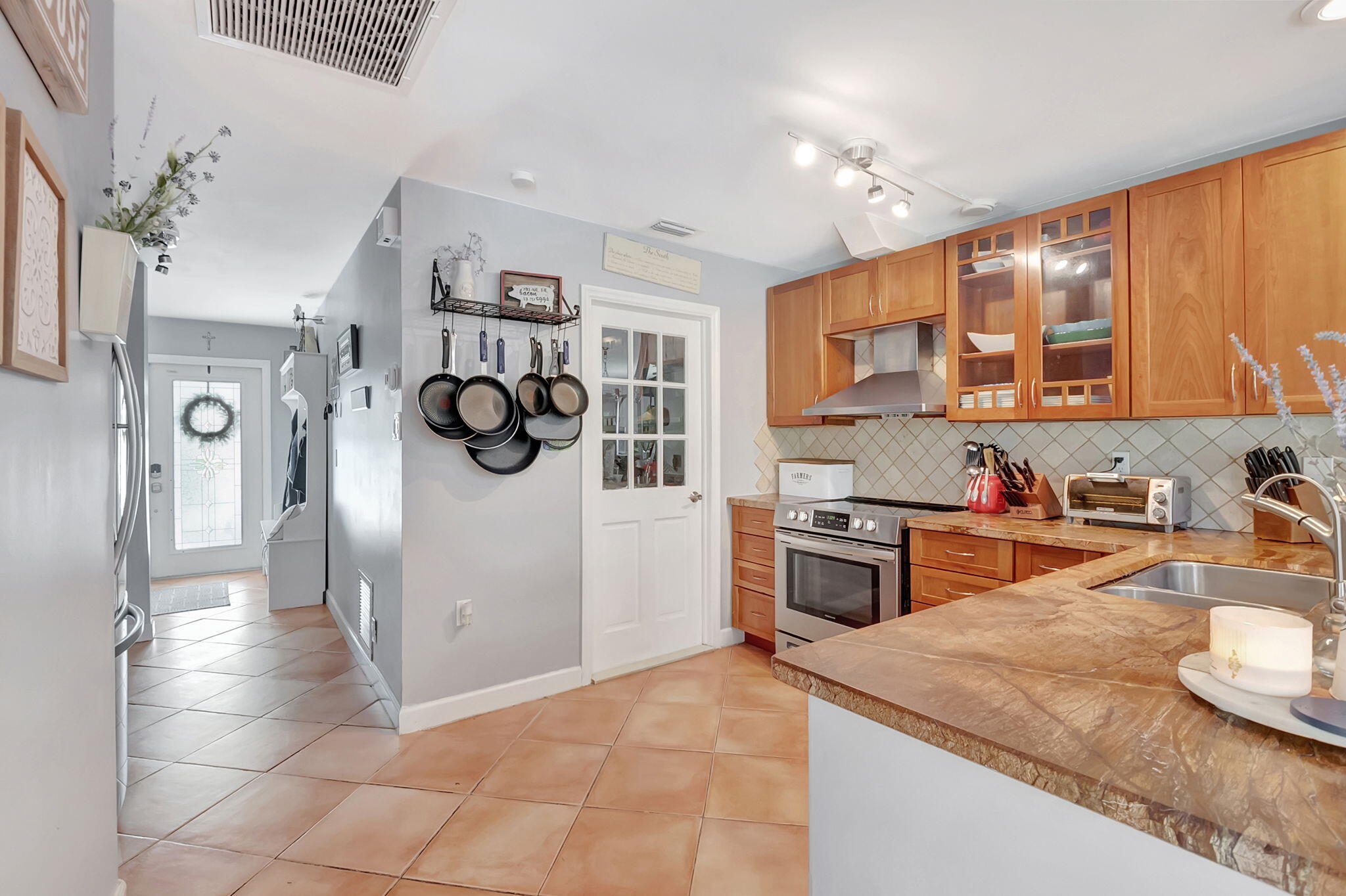 1741 Southwest 11th Street Boca Raton, FL 33486 - Photo 14 of 40 40-web-or-mls-DSC_5157
