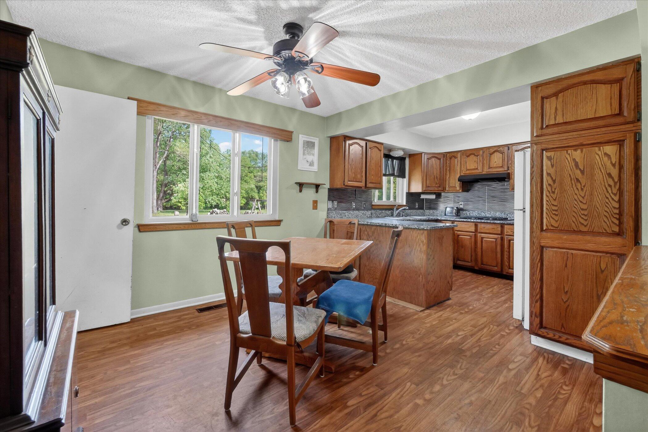 2717 Fishbeck Road Howell, MI 48843 - Photo 13 of 71 13-2717-Fishbeck-Rd-Howell-WindowStill