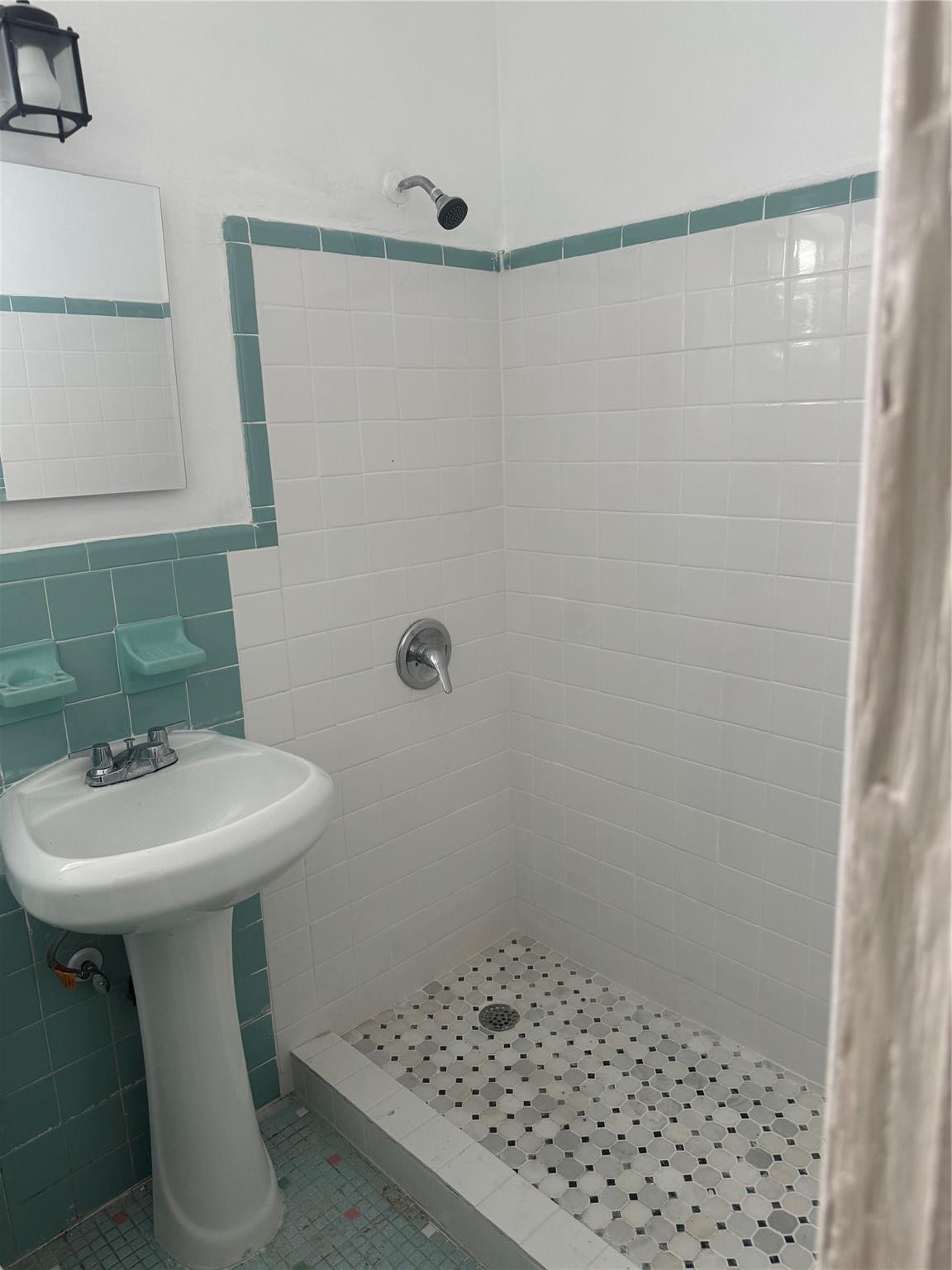 2986 Northwest 91st Street Miami, FL 33147 - Photo 8 of 40 Photo 8