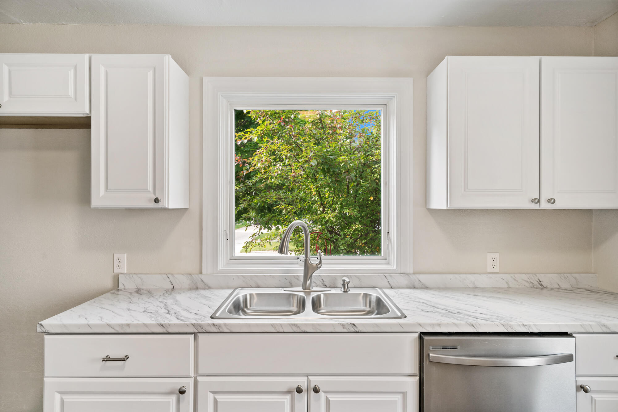 112 Fulton Street Petoskey, MI 49770 - Photo 10 of 37 A7R09213