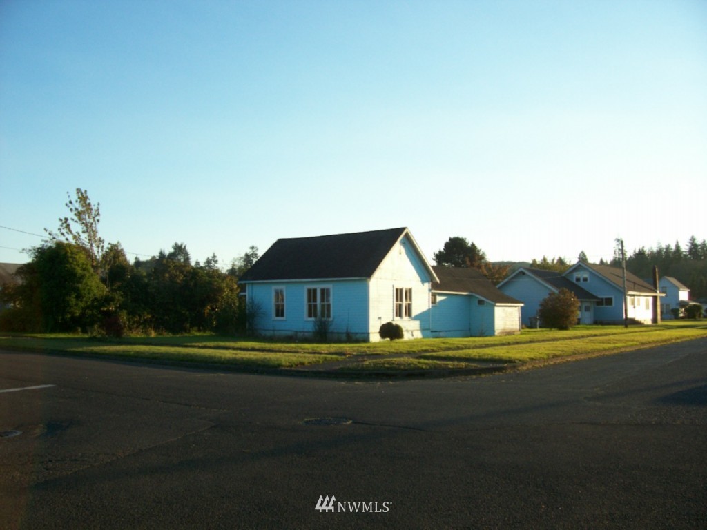 904 3rd Street Cosmopolis, WA 98537 - Photo 1 of 1 Gallery Image 1