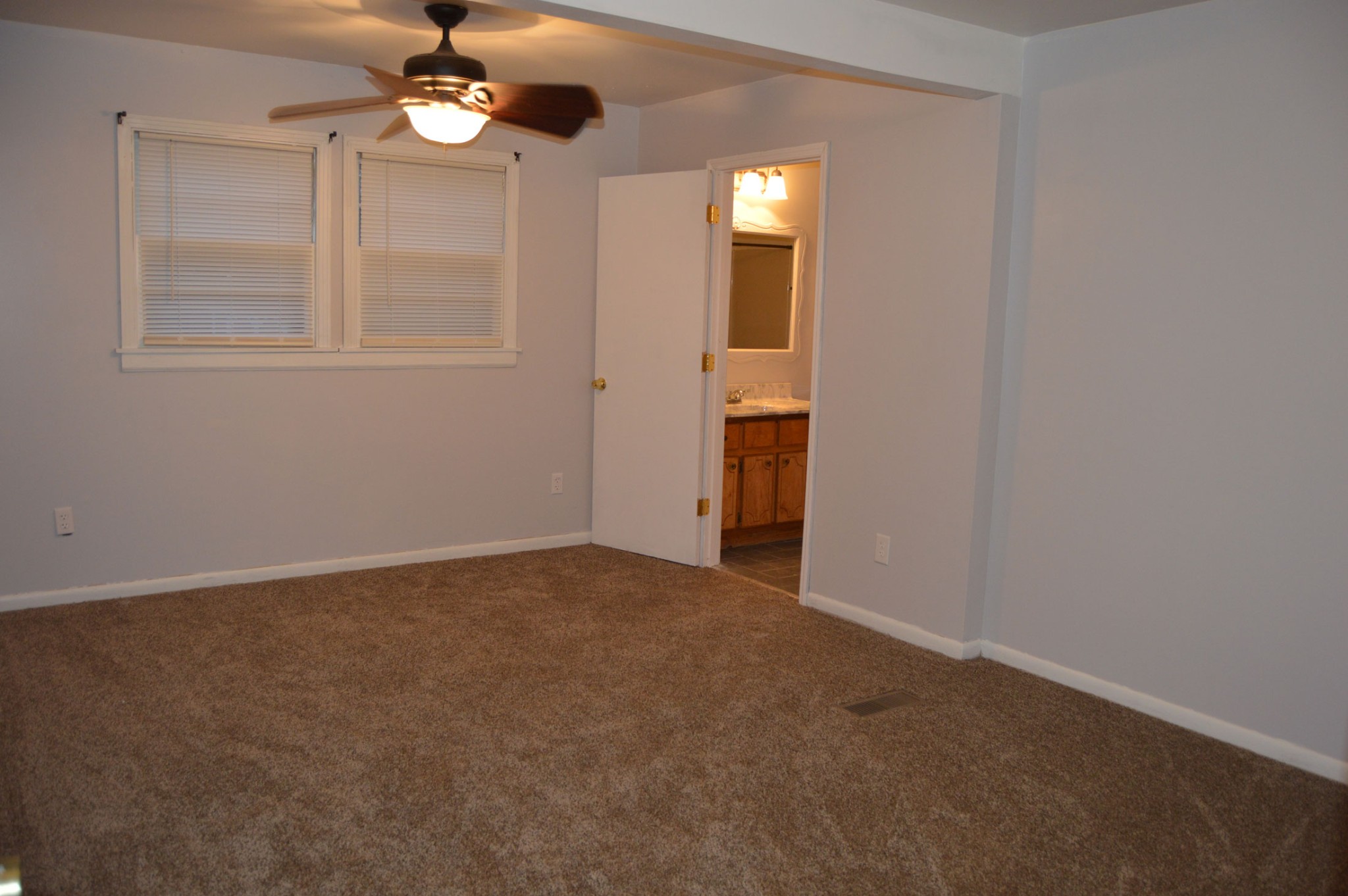2124 Sanders Road Clarksville, TN 37043 - Photo 8 of 17 Gallery Image 8