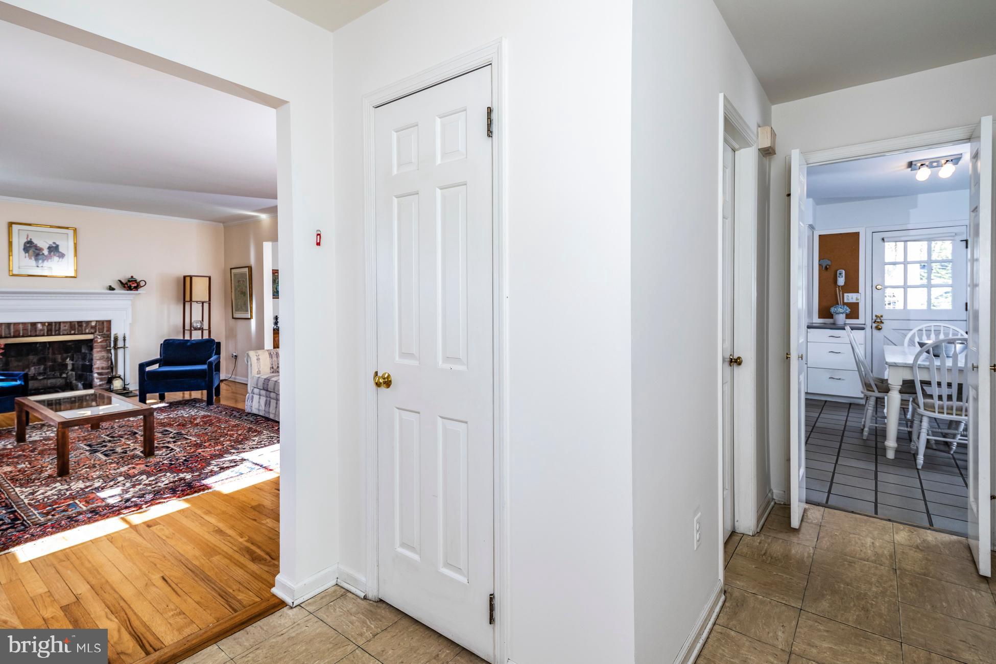 46 Terhune Road Princeton, NJ 08540 - Photo 2 of 36 Foyer