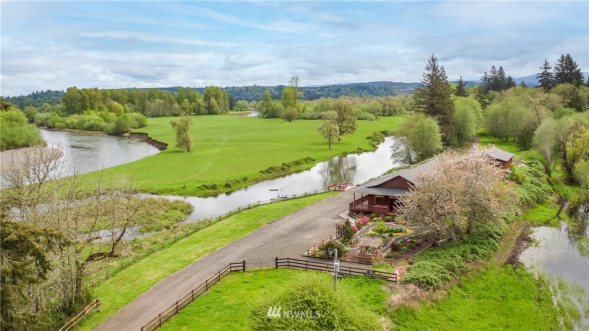 15 South Bank Road Elma, WA 98541 - Photo 2 of 32 a view of a city