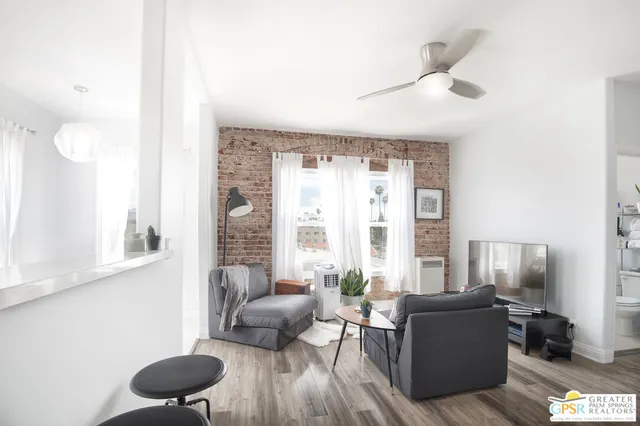 $1,450 | 250 South Kenmore Avenue, Los Angeles, CA 90004