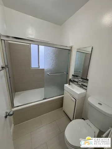 $1,450 | 250 South Kenmore Avenue, Los Angeles, CA 90004