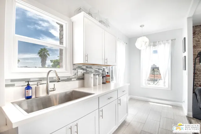 $1,450 | 250 South Kenmore Avenue, Los Angeles, CA 90004