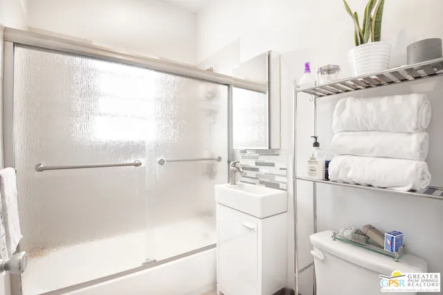 $1,450 | 250 South Kenmore Avenue, Los Angeles, CA 90004