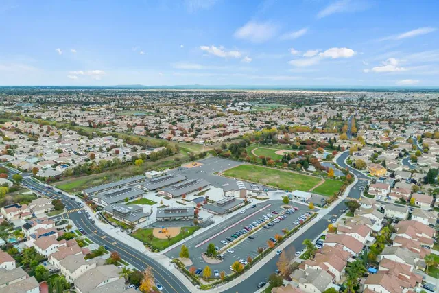 $699,000 | 4920 Van Steyn Court, Elk Grove, CA 95757